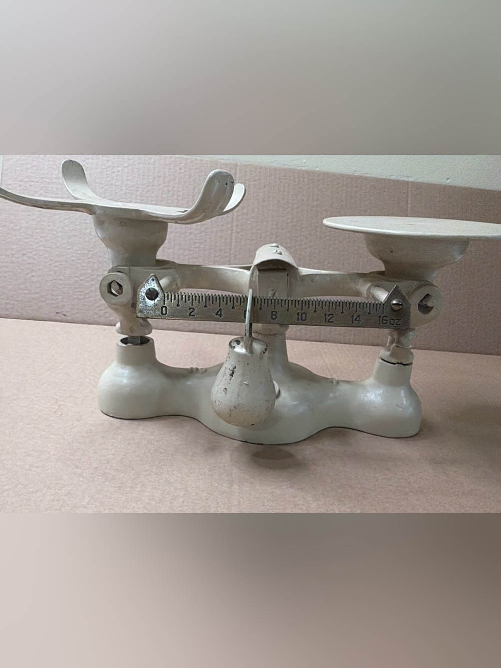 Vintage Cream Kitchen Scale iron Balance with Weight